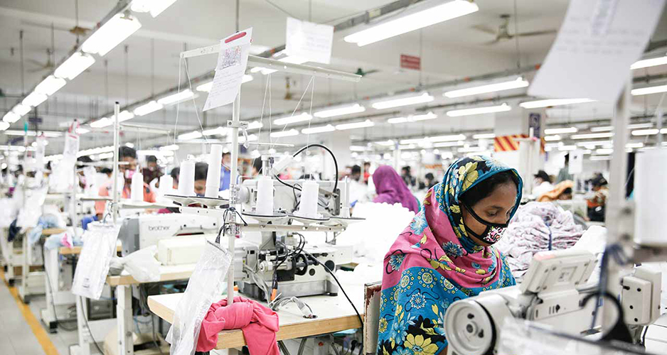 workers in a bangladesh garments factory